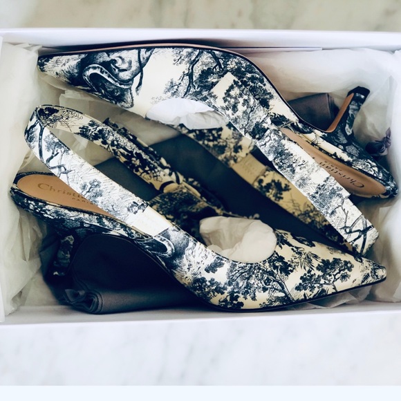 🦒Incredible Toile Sweet-D Dior Slingbacks🦒 - Picture 3 of 8